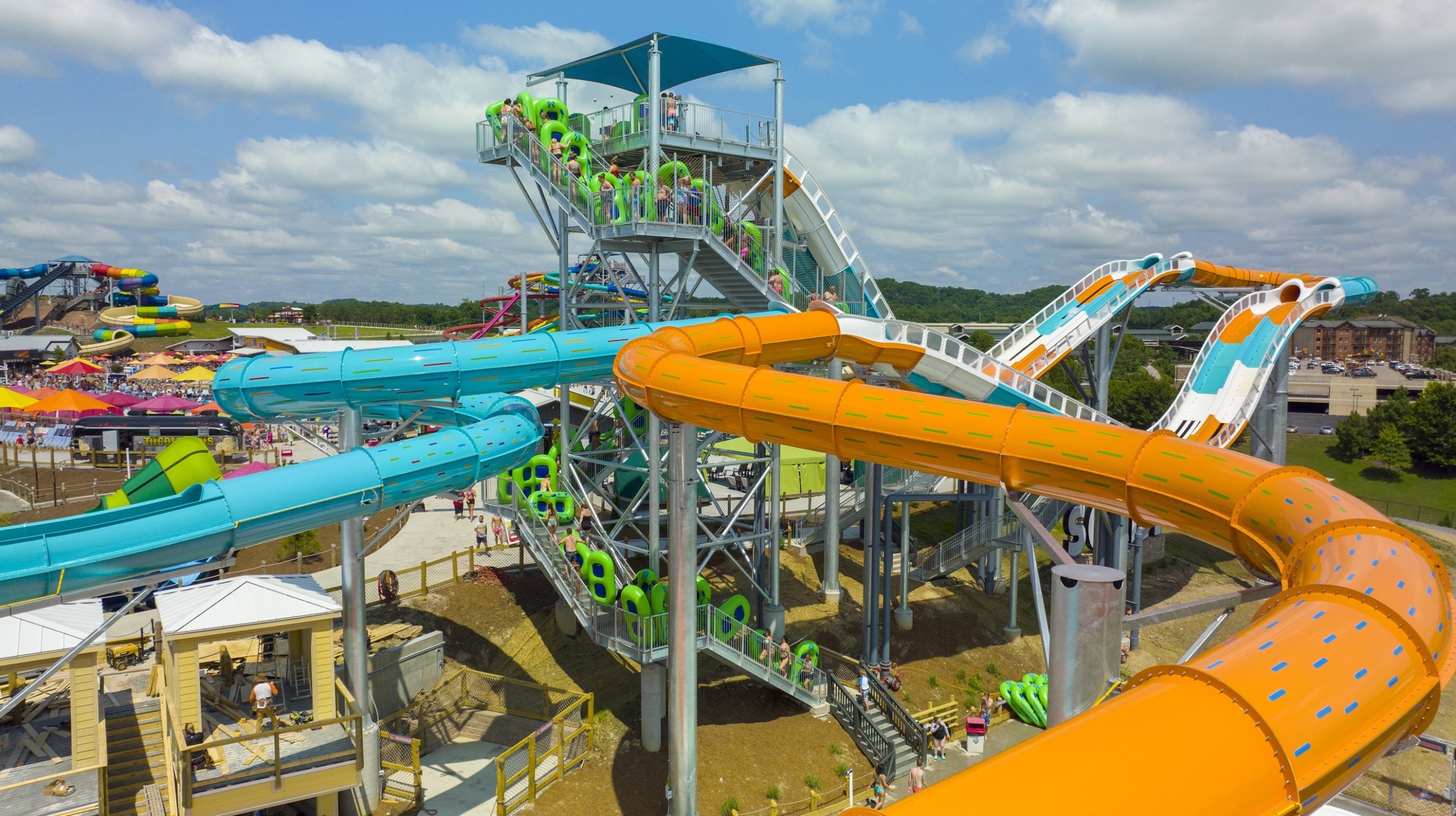 Water slides and tower with long queue