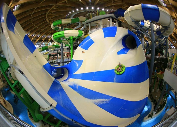 Best and most fun Manta Water Slide by WhiteWater West - Akvamir Waterpark, Novosibirsk, Russia