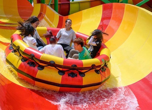Having fun at the best Spinning Rapids Ride - Water Ride by WhiteWater West - Sunac Land, Ghuanghou, China